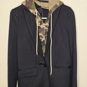 CENTRAL PARK WEST BLACK WOMEN'S BLAZER WITH ZIP IN/OUT CAMO HOODIE, SIZE SMALL